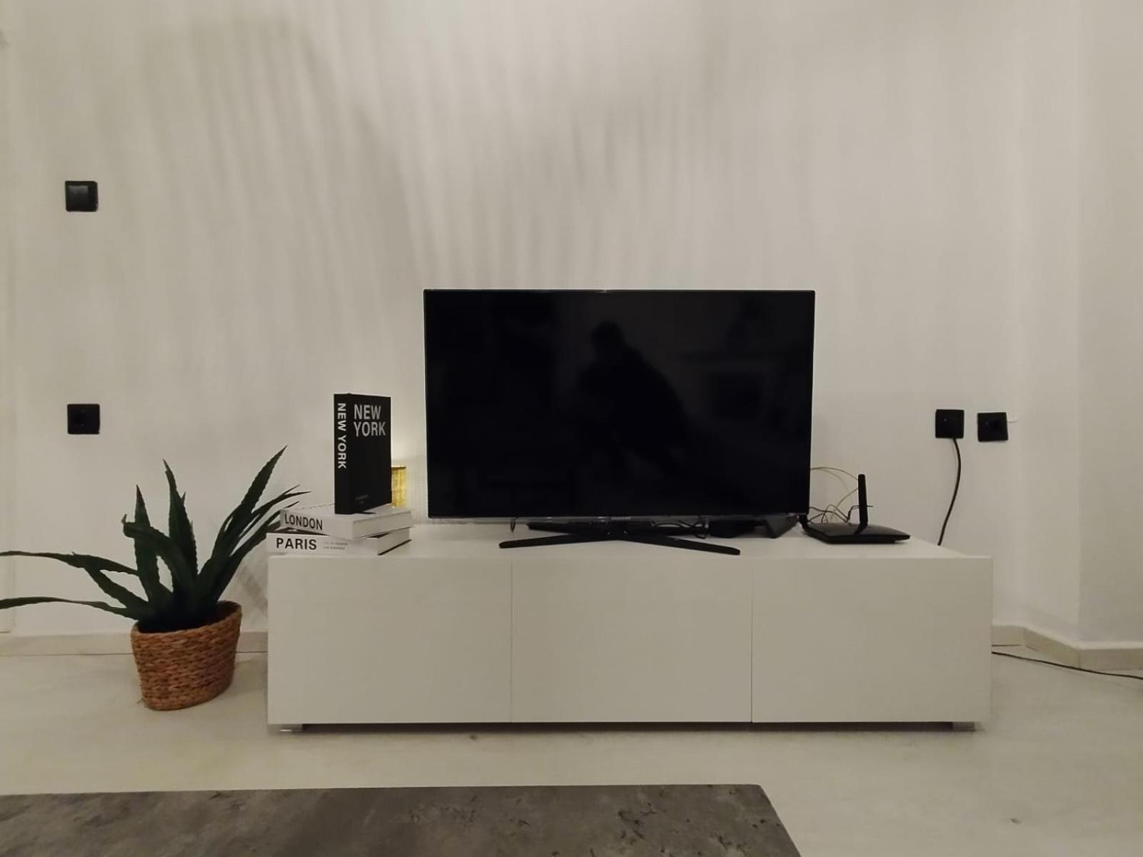 Black N' White Cozy Housegarden Alexandroupolis Exteriör bild
