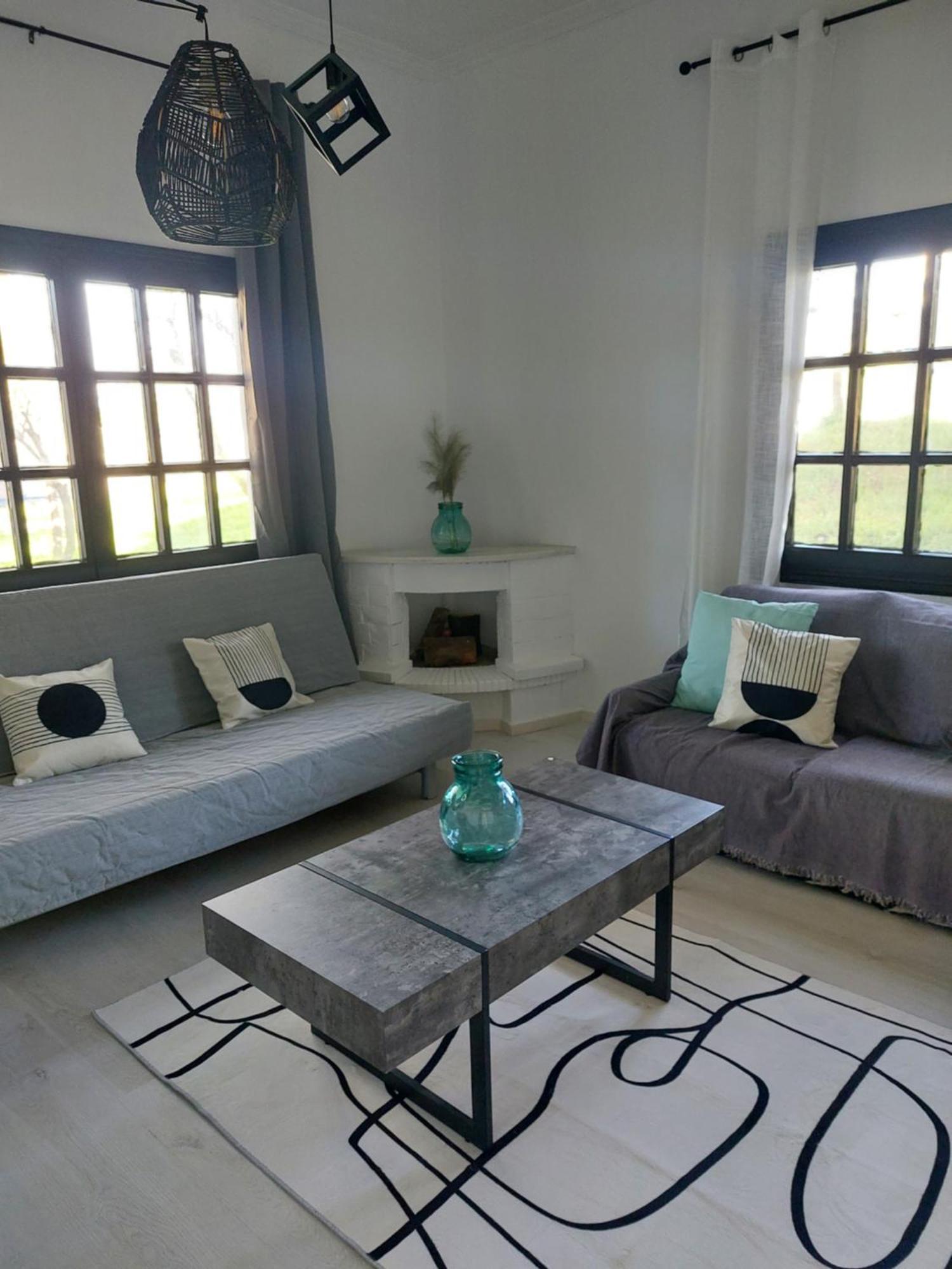 Black N' White Cozy Housegarden Alexandroupolis Exteriör bild