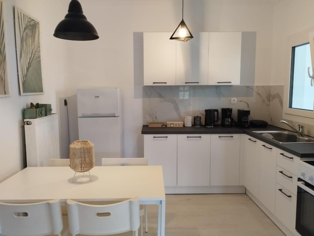 Black N' White Cozy Housegarden Alexandroupolis Exteriör bild