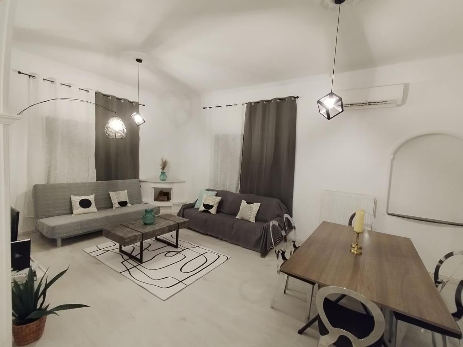 Black N' White Cozy Housegarden Alexandroupolis Exteriör bild