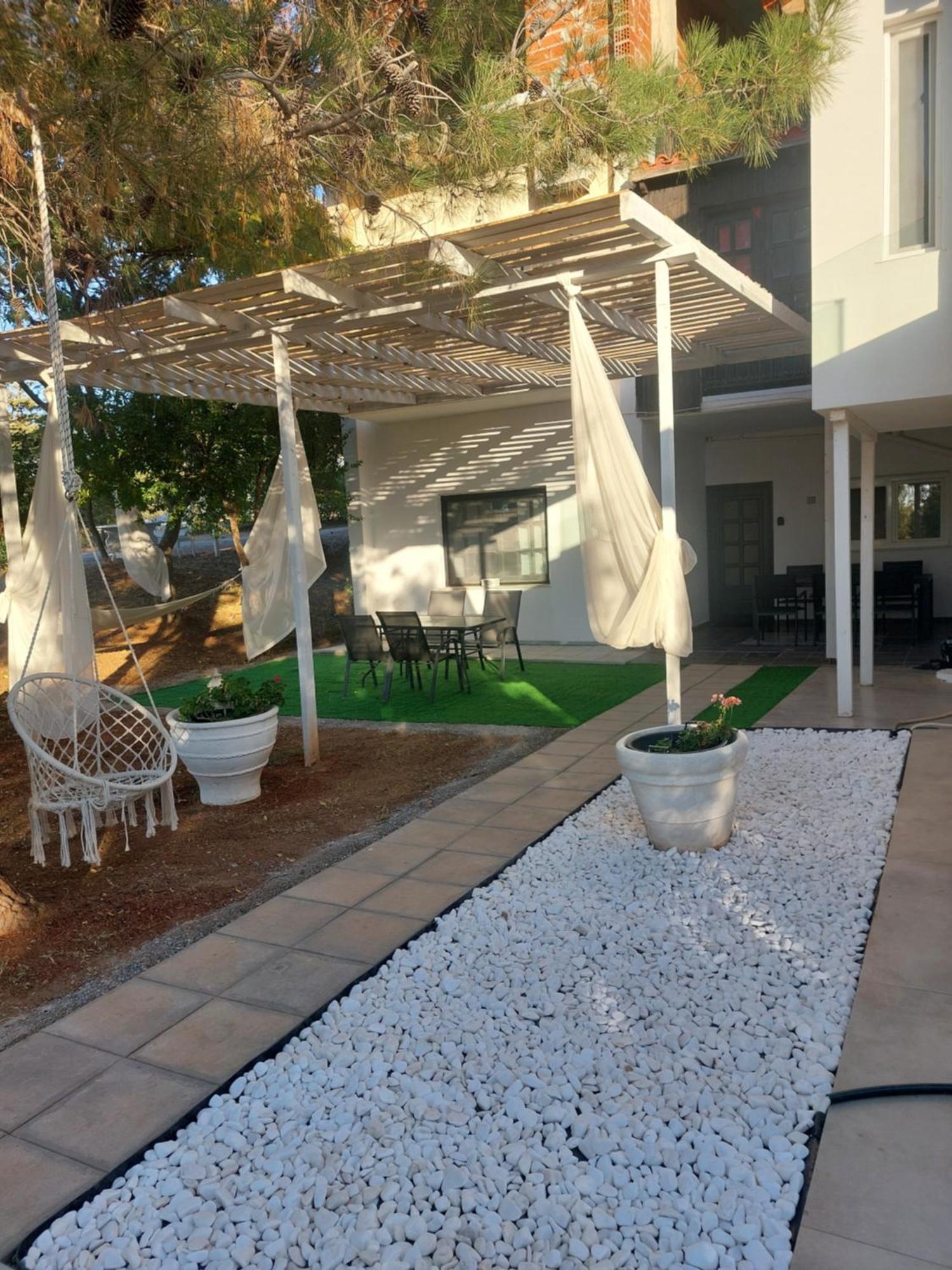 Black N' White Cozy Housegarden Alexandroupolis Exteriör bild