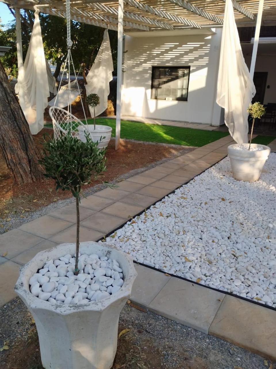 Black N' White Cozy Housegarden Alexandroupolis Exteriör bild