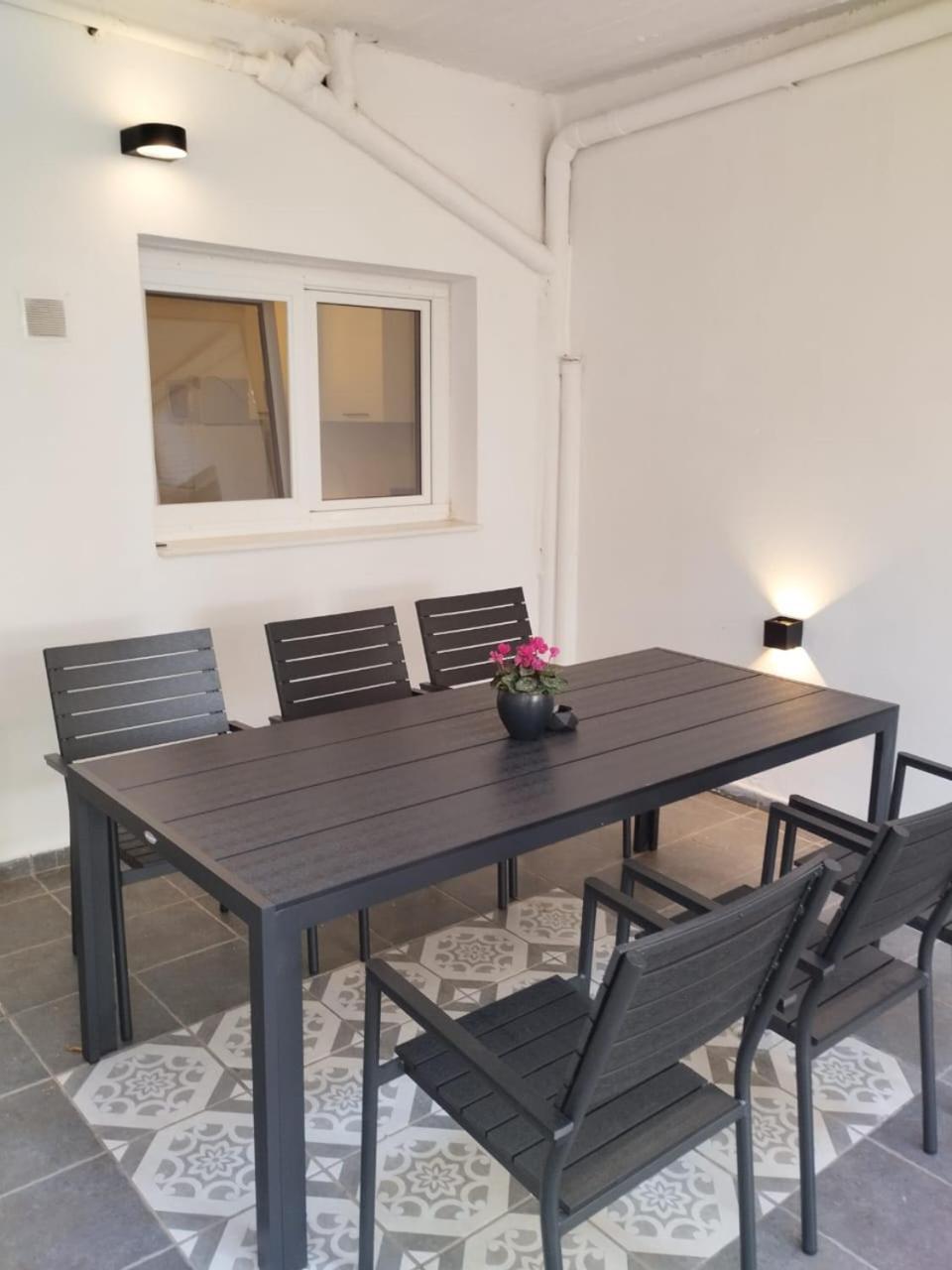 Black N' White Cozy Housegarden Alexandroupolis Exteriör bild