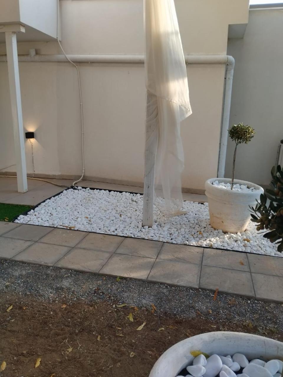 Black N' White Cozy Housegarden Alexandroupolis Exteriör bild